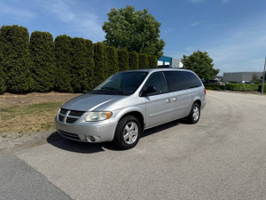 2005 Dodge Grand Caravan 4dr Grand SXT 119 WB