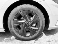 This Hyundai Elantra has a powerful Regular Unleaded I-4 2.0 L/122 engine powering this Variable tra... (image 6)