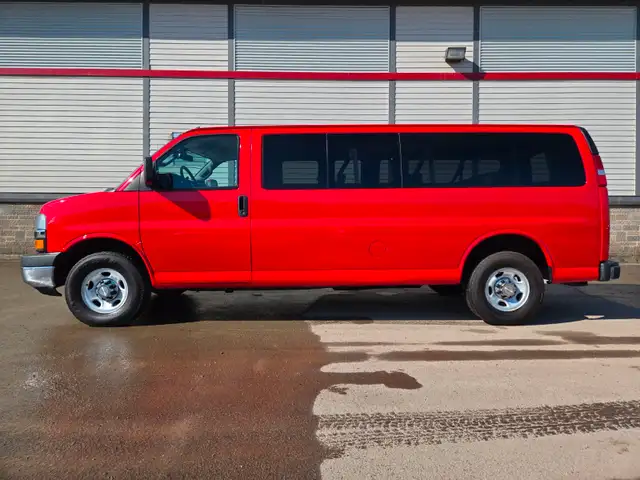 2021 Chevrolet Express Passenger 3500 / LT / 12 PASSENGERS 155"  in Cars & Trucks in West Island - Image 5