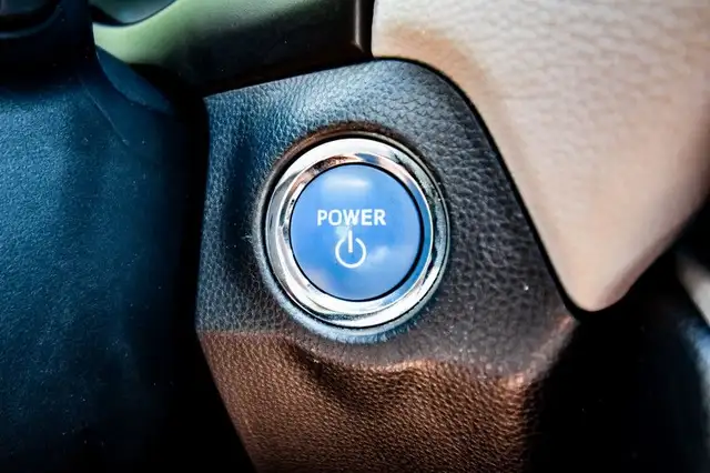 2019 Toyota RAV4 Hybrid Limited • SUNROOF • COOLED LEATHER • CP/ in Cars & Trucks in Cornwall - Image 21