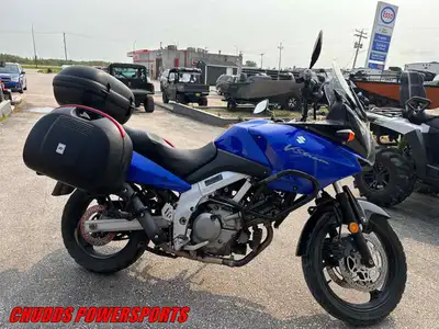Well maintained and in great condition, this VStrom just might be the bike for you! Comes with passi...
