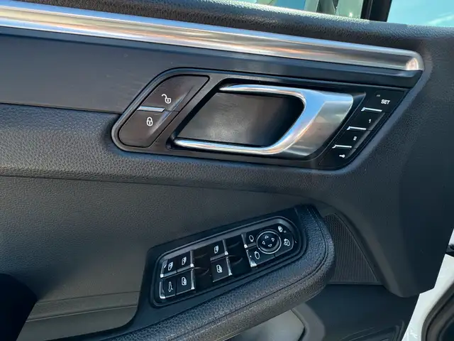 2018 Porsche Macan AWD dans Autos et camions dans Ottawa - Image 14