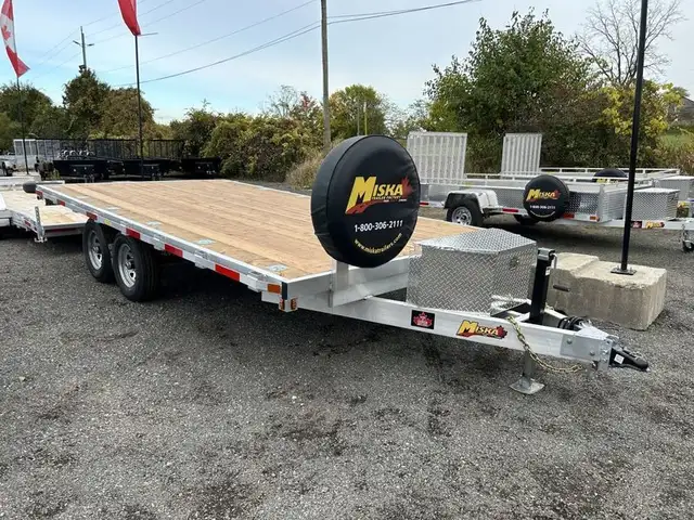 12' Aluminum Flatbed Trailer - Made in Canada in Cargo & Utility Trailers in Ottawa - Image 9