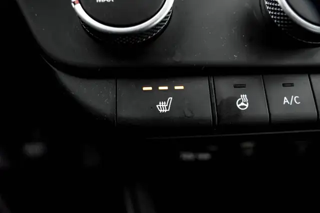 2021 Hyundai Elantra SEL | HEATED SEATS | CAM | CARPLAY | LDW |  in Cars & Trucks in Mississauga / Peel Region - Image 28