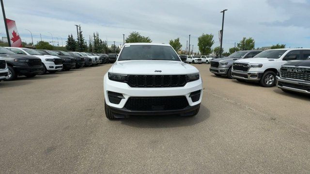 2024 Jeep Grand Cherokee Altitude | Sunroof | Heated Seats in Cars & Trucks in Edmonton - Image 4