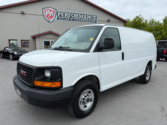 2017 GMC Savana Cargo Van RWD 2500 135 in Cars & Trucks in Belleville