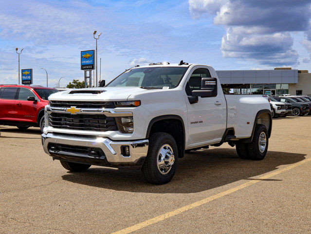 2025 Chevrolet Silverado 3500HD LT in Cars & Trucks in Edmonton - Image 4