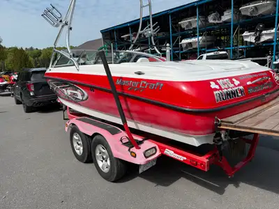 Just in on trade. 2002 mastercraft x10 tow boat, 601.8 hrs, well cared for, newer upholstery, zerofl...