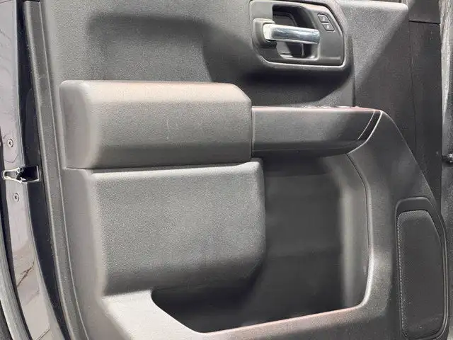 2024 Chevrolet Silverado 2500HD Custom- Blacked Out - Power Seat in Cars & Trucks in Barrie - Image 16