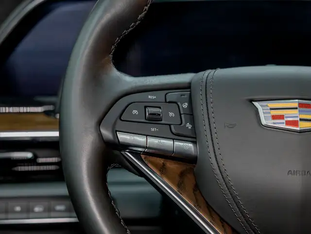 2024 Cadillac Escalade SPORT PLATINUM AWD *GR. ONYX* *SUPER CRUI in Cars & Trucks in Laurentides - Image 16