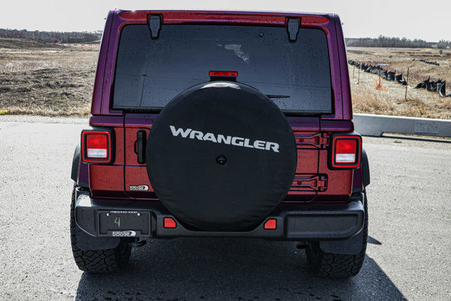 2021 Jeep Wrangler Unlimited Sahara Automatic/Leather in Cars & Trucks in Strathcona County - Image 3