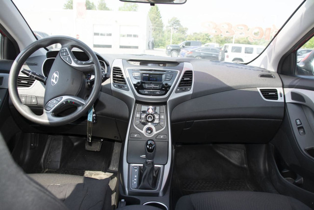 2015 HYUNDAI ELANTRA SE/SPORT/LIMITED in Cars & Trucks in Oshawa / Durham Region - Image 4
