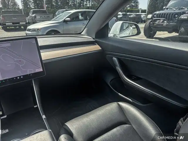2019 Tesla Model 3 in Cars & Trucks in Abbotsford - Image 12