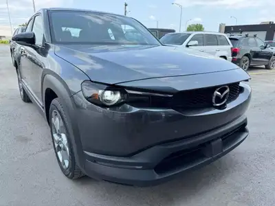 4MKAUTO 514 865 4438 2022 Mazda MX-30 skyactive FWD, Automatique, 041,270 km certifié elle est toute...
