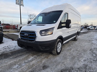 This brand new OXFORD WHITE 2024 FORD E-TRANSIT CARGO VAN is powered by a ENHANCED RANGE ELECTRIC EN... (image 2)