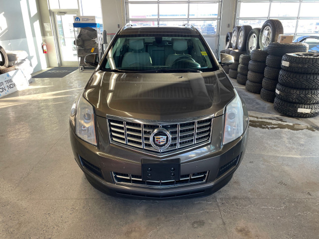 2014 Cadillac SRX Luxury AWD | 5 PASSENGER | PANORAMIC SUNROOF | in Cars & Trucks in Lethbridge - Image 2