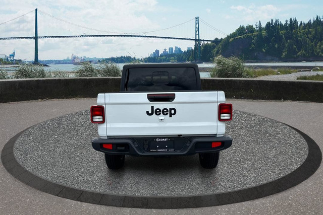 2023 Jeep Gladiator SPORT S in Cars & Trucks in North Shore - Image 4