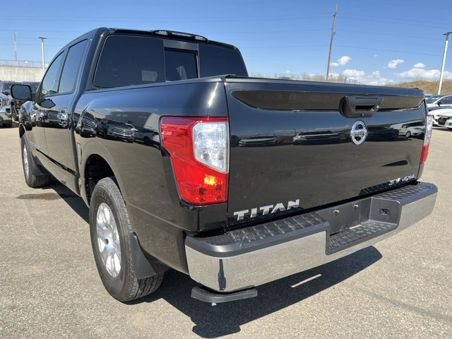 2019 Nissan Titan 4x4 Crew SV | REMOTE START | ONE OWNER | CARPL in Cars & Trucks in Edmonton - Image 4