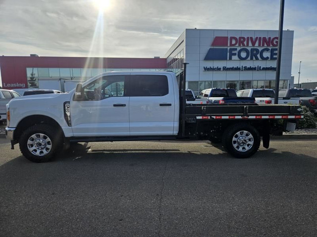 2023 Ford Super Duty F-350 SRW XLT 4WD Crew Cab 8ft Deck, 7.3L V in Cars & Trucks in St. Albert - Image 2