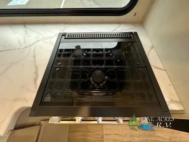2025 Dutchmen RV Astoria 2913FK in Travel Trailers & Campers in Truro - Image 15