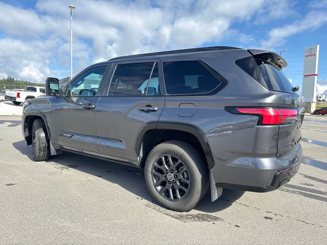 2024 Toyota Sequoia Platinum POWER RUNNING BOARDS / SUNROOF / PL in Cars & Trucks in Cranbrook - Image 3