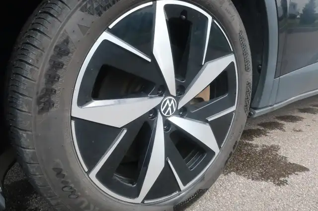 Volkswagen ID.4 Pro S AWD + Toit Ouvrant + Keyless + NAV 2024 in Cars & Trucks in Lévis - Image 7