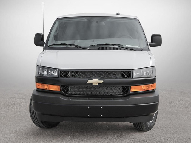 2024 Chevrolet Express Cargo 2500 WT 135'' in Cars & Trucks in City of Montréal - Image 2