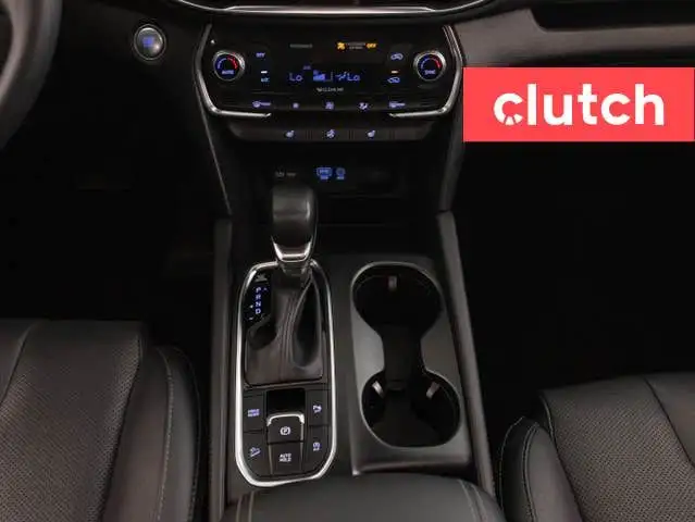 2020 Hyundai Santa Fe Preferred AWD w/ Sun & Leather Pkg w/ Appl dans Autos et camions dans Ottawa - Image 35