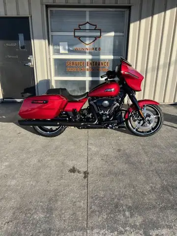 2025 Harley-Davidson FLHX - Street Glide in Sport Touring in Winnipeg - Image 2