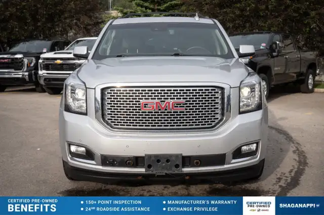 2017 GMC Yukon DenaliLOW KM | CLEAN CARFAX in Cars & Trucks in Calgary - Image 3