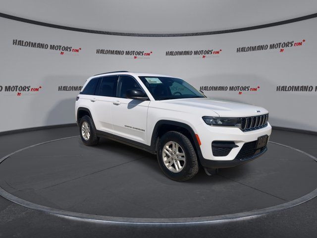 2023 Jeep Grand Cherokee Laredo in Cars & Trucks in Hamilton - Image 2
