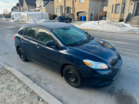 toyota matrix manuel 2011 avec millage très bas et carfax cleen