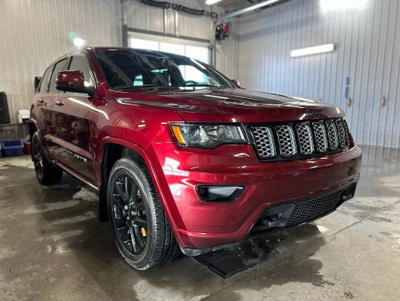 2021 Jeep Grand Cherokee Altitude 4x4 Bancs chauffants Mags 20\"