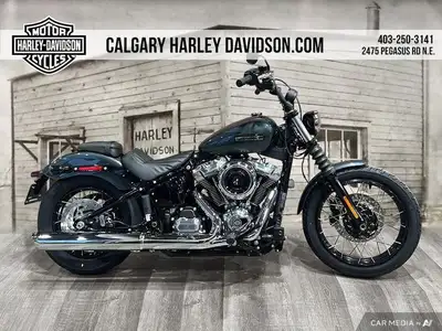 Born to be yours. The Street Bob is a lean, mean bobber with mini-ape handlebars, mid-mounted foot c...