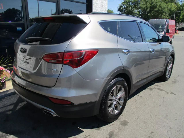 2013 HYUNDAI Santa Fe Sport 2.4 Litre TRES-ECONOMIQUE in Cars & Trucks in Longueuil / South Shore - Image 3