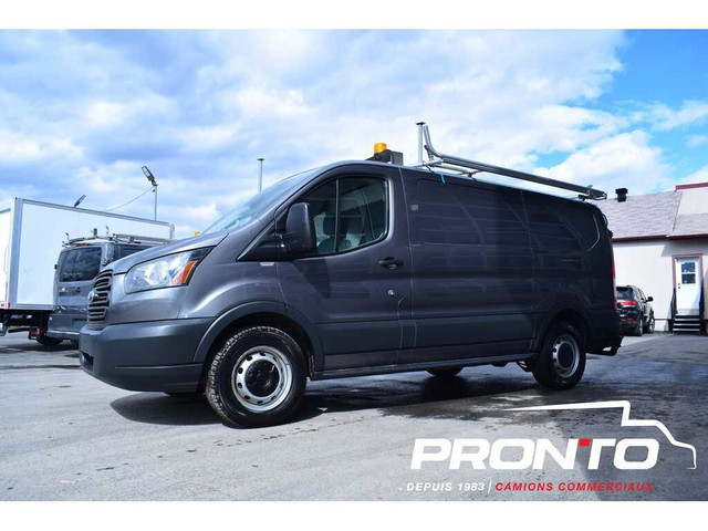  2015 Ford Transit Cargo Van T-150 130WB Low Roof ** FULL RACK * in Cars & Trucks in Laval / North Shore - Image 4