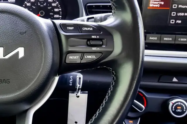 2023 Kia Rio 5-door LX+ IVT - Heated Seats - Apple CarPlay in Cars & Trucks in Kingston - Image 19
