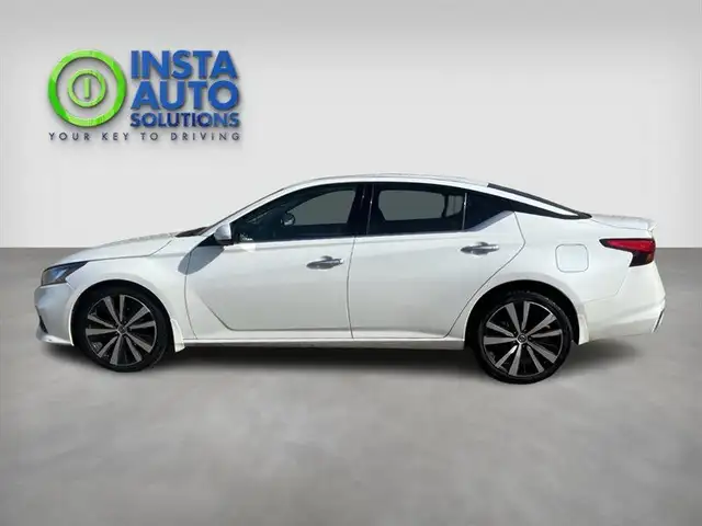 2019 Nissan Altima 2.5 Platinum AWD in Cars & Trucks in St. Albert - Image 3