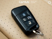 All purchasers receive a CarHub Rewards Card for $1000 towards service! This Volkswagen Tiguan is re... (image 5)