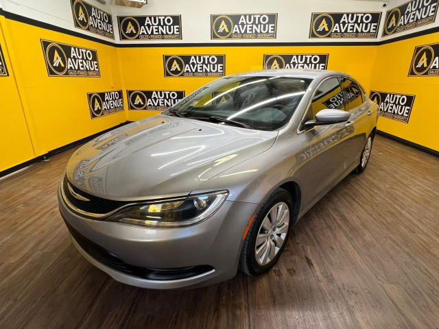 2015 Chrysler 200 LX - TOUCHSCREEN & BLUETOOTH in Cars & Trucks in Calgary