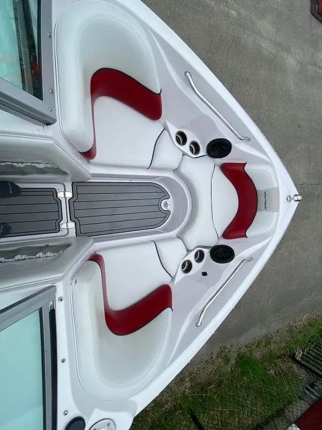 2009 Nautique SAN 220 CONSIGNATION PAS DE TAXES in Powerboats & Motorboats in Granby - Image 5