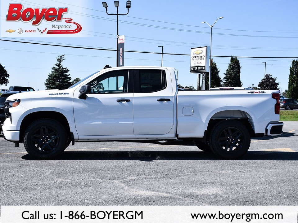 2022 Chevrolet Silverado 1500 CUSTOM