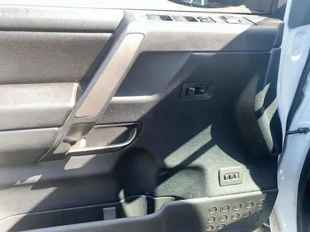 2014 NISSAN TITAN SV 4X4 SWB in Cars & Trucks in Stratford - Image 12