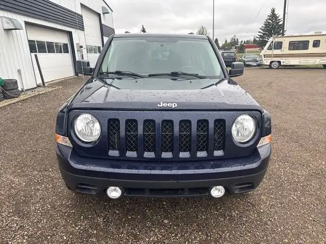 2014 Jeep Patriot North Edition 4x4- SALE!! WARRANTY INC in Cars & Trucks in Red Deer - Image 9
