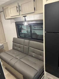Coachmen Spirit SBT160RE-53- Have you been searching for a light towable travel trailer? A place to... (image 7)
