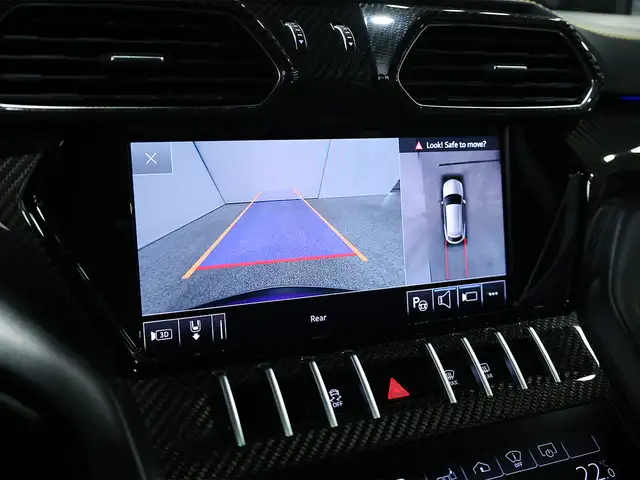 2021 Lamborghini Urus AWD Ad Persona Purple Paint in Cars & Trucks in Laval / North Shore - Image 21