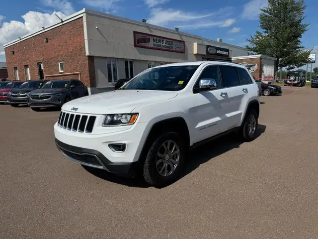 2016 Jeep Grand Cherokee Limited - Leather Seats in Cars & Trucks in Moncton - Image 3
