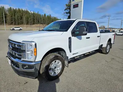 2023 Ford F-350 XLT Crew Cab 8' Box, 6.7L V8 Diesel, Remote Start, Backup Camera, AUX Switches, Keyl...