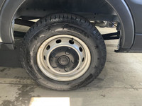 Le Ford Transit 2022 version T-250 PA toit moyen 130 po PNBV de 9 070 lb, offert par AutoStudio 72 à... (image 8)
