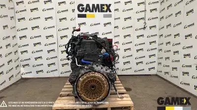 Heavy truck / Camion lourd - # STOCK: GX-29602 2023 KENWORTH T680 Engine / Moteur: PACCAR MX-13, Lit...